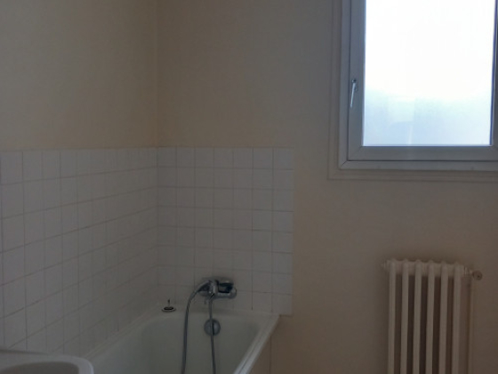 Appartement Autun 1 pièce - 303.58€