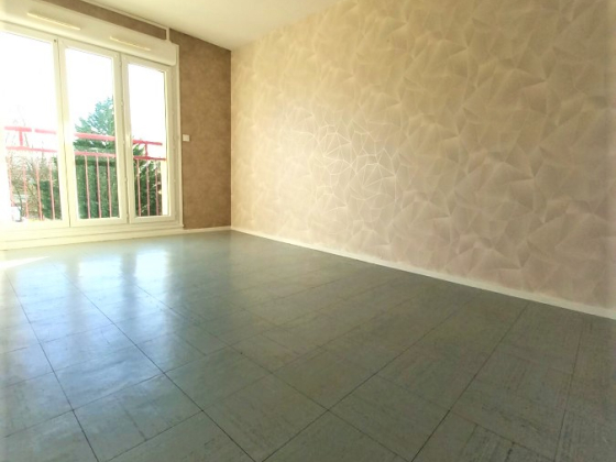 Appartement Étang-sur-Arroux 4 pièces - 571€