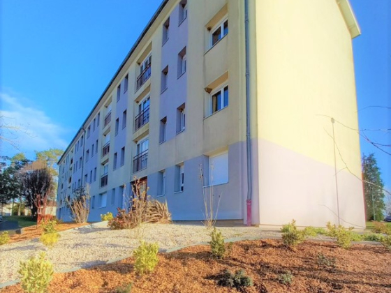 Appartement Étang-sur-Arroux 5 pièces - 663.98€