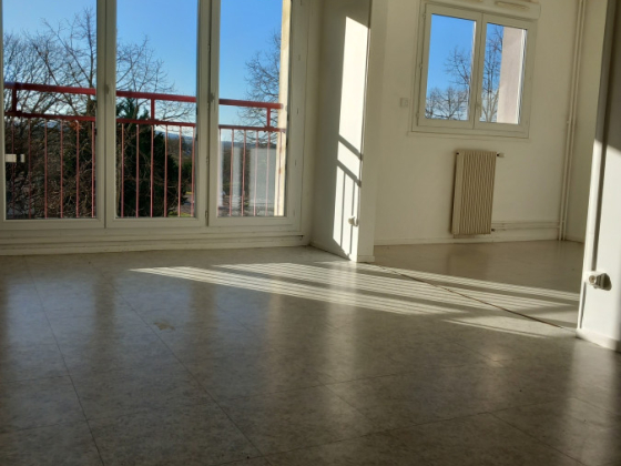 Appartement Étang-sur-Arroux 5 pièces - 666.4€