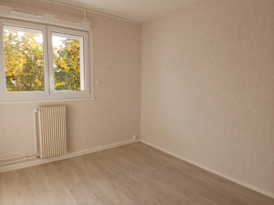 Appartement Étang-sur-Arroux 5 pièces - 666.4€