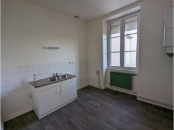 Appartement Génelard 4 pièces - 541.34€