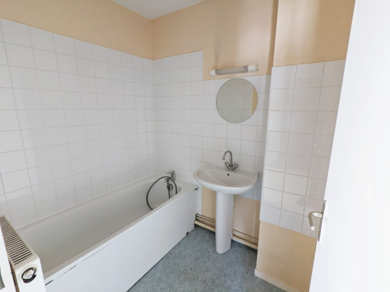 Appartement Génelard 3 pièces - 483.08€