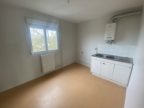 Appartement Gueugnon 5 pièces - 608.74€