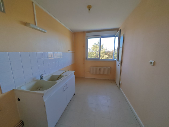 Appartement Montceau-les-Mines 3 pièces - 550.8€