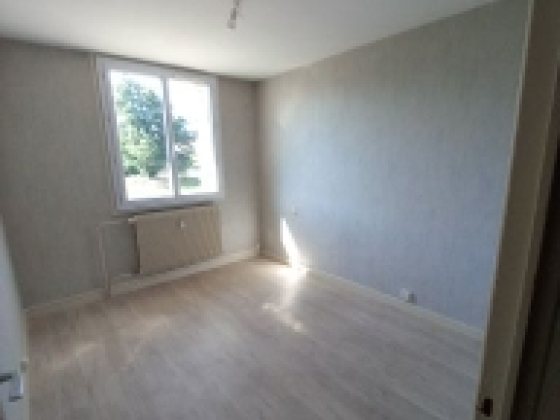 Appartement Montceau-les-Mines 3 pièces - 434.16€