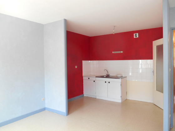 Appartement Saint-Christophe-en-Brionnais 2 pièces - 411.9€