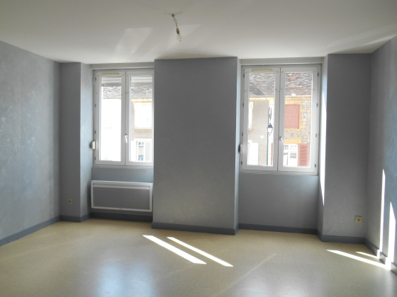 Appartement Saint-Christophe-en-Brionnais 2 pièces - 411.9€