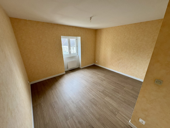 Appartement Saint-Christophe-en-Brionnais 2 pièces - 368.08€