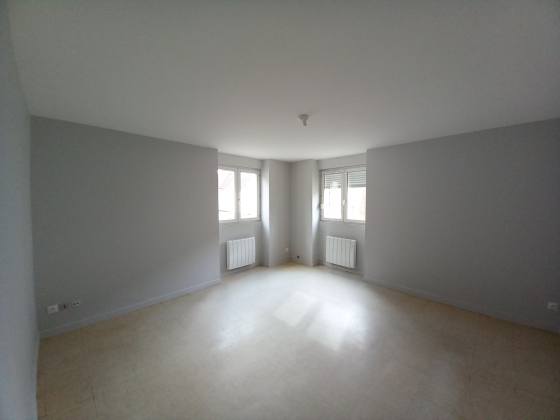 Appartement Saint-Christophe-en-Brionnais 3 pièces - 542.28€