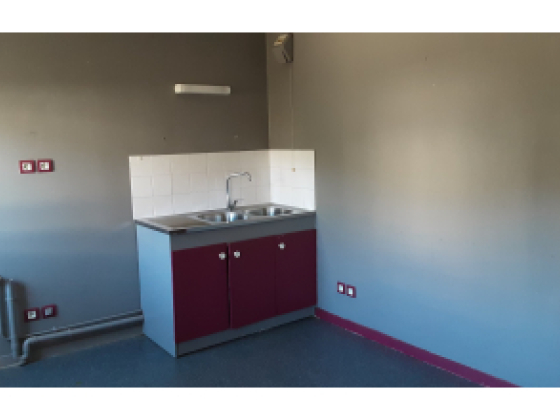Appartement Saint-Sernin-du-Plain 3 pièces - 415.81€