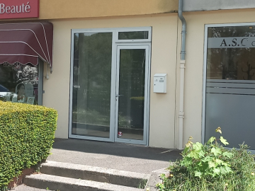 Local commercial Montceau-les-Mines - 354.8€