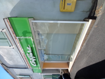 Local commercial Montceau-les-Mines - 305.8€