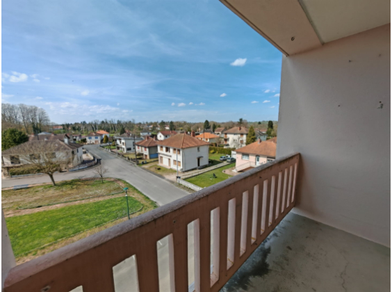 Appartement Génelard 4 pièces - 484.47€