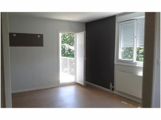 Appartement Saint-Sernin-du-Bois 4 pièces - 569.86€